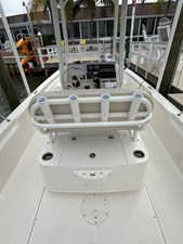 2025 Boston Whaler 210 MONTAUK 13