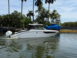 Sea Ray SLX 360 OUTBOARD 1 2026 Sea Ray SLX 360 OUTBOARD 2