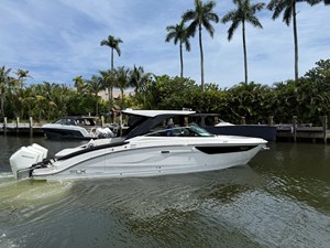 Sea Ray SLX 360 OUTBOARD 2 2026 Sea Ray SLX 360 OUTBOARD 3