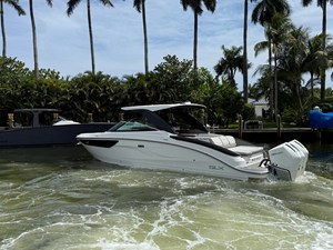 Sea Ray SLX 360 OUTBOARD 6 2026 Sea Ray SLX 360 OUTBOARD 7