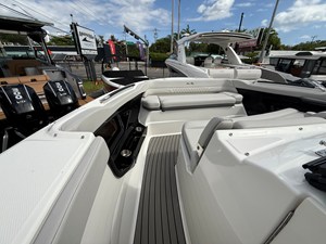 Sea Ray SLX 360 OUTBOARD 27 2026 Sea Ray SLX 360 OUTBOARD 28