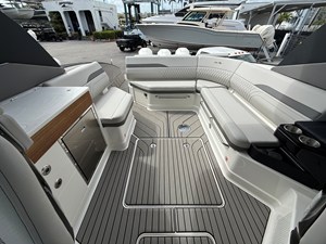 Sea Ray SLX 360 OUTBOARD 34 2026 Sea Ray SLX 360 OUTBOARD 35
