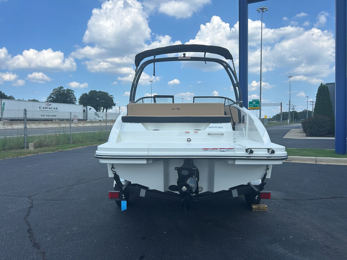 2027 Sea Ray SPX 210 4