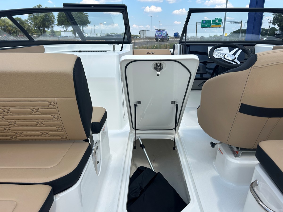 2027 Sea Ray SPX 210 36