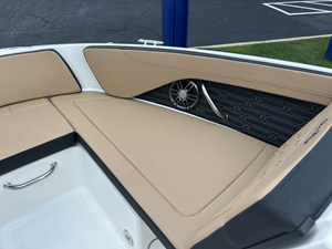 2027 Sea Ray SPX 210 26