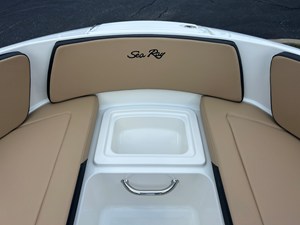 2027 Sea Ray SPX 210 28