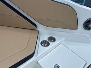 2027 Sea Ray SPX 210 34