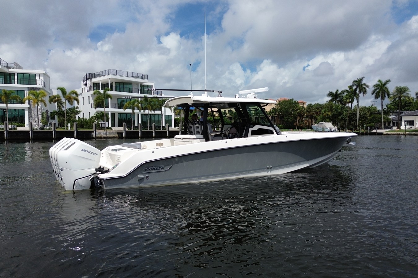 2027 Boston Whaler 380 Outrage 10