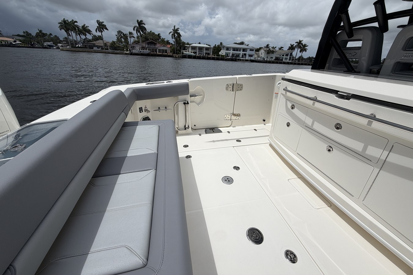 2027 Boston Whaler 380 Outrage 22