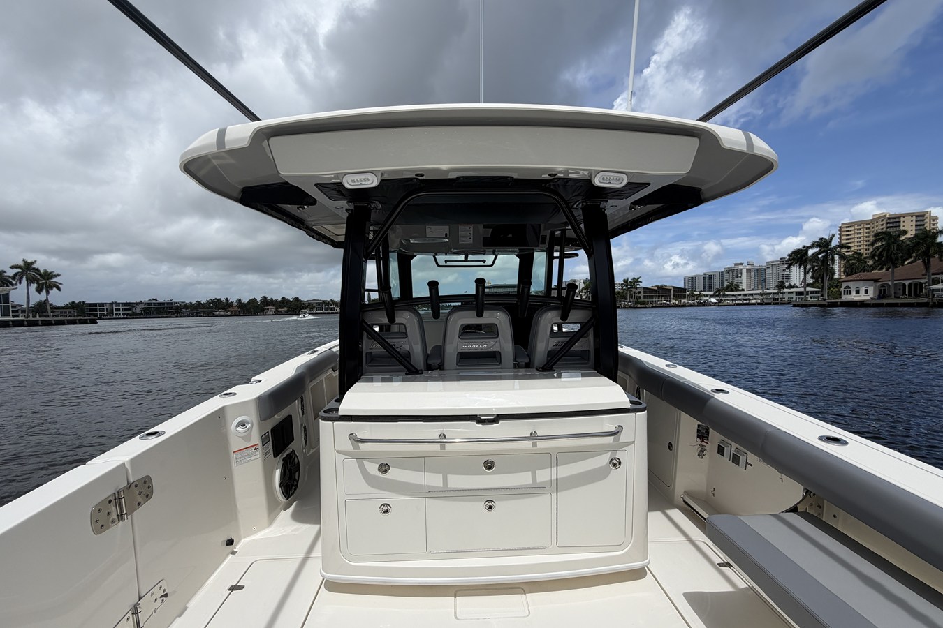 2027 Boston Whaler 380 Outrage 24