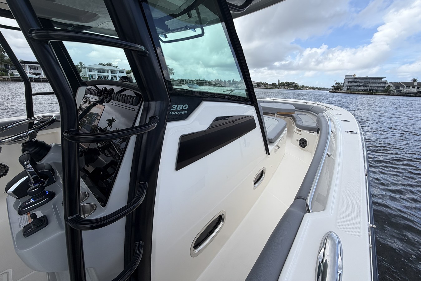 2027 Boston Whaler 380 Outrage 33
