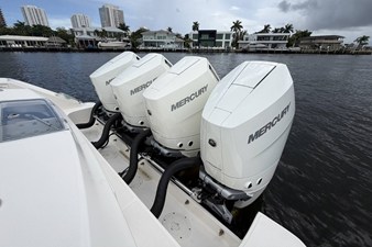 2027 Boston Whaler 380 Outrage 16