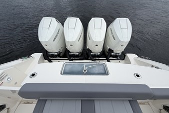 2027 Boston Whaler 380 Outrage 17
