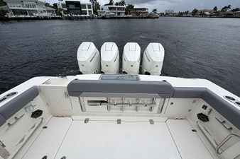 2027 Boston Whaler 380 Outrage 18
