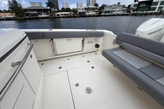 2027 Boston Whaler 380 Outrage 20