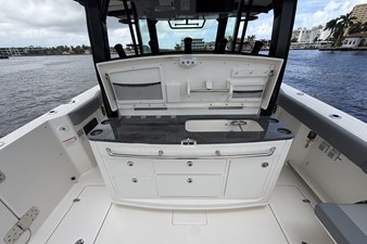 2027 Boston Whaler 380 Outrage 25