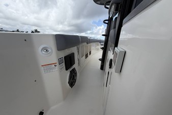 2027 Boston Whaler 380 Outrage 27