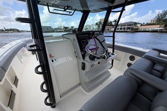2027 Boston Whaler 380 Outrage 30