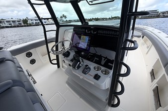 2027 Boston Whaler 380 Outrage 32