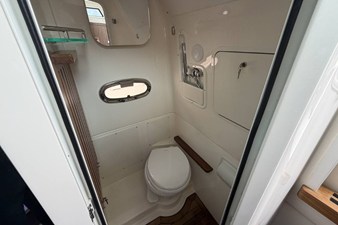 2027 Boston Whaler 380 Outrage 44