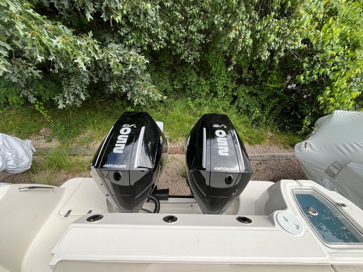 2027 Boston Whaler 285 Conquest 2