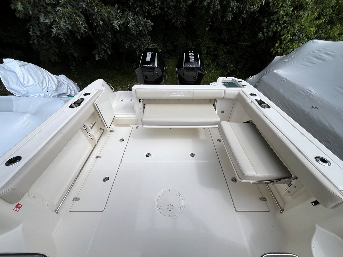 2027 Boston Whaler 285 Conquest 4