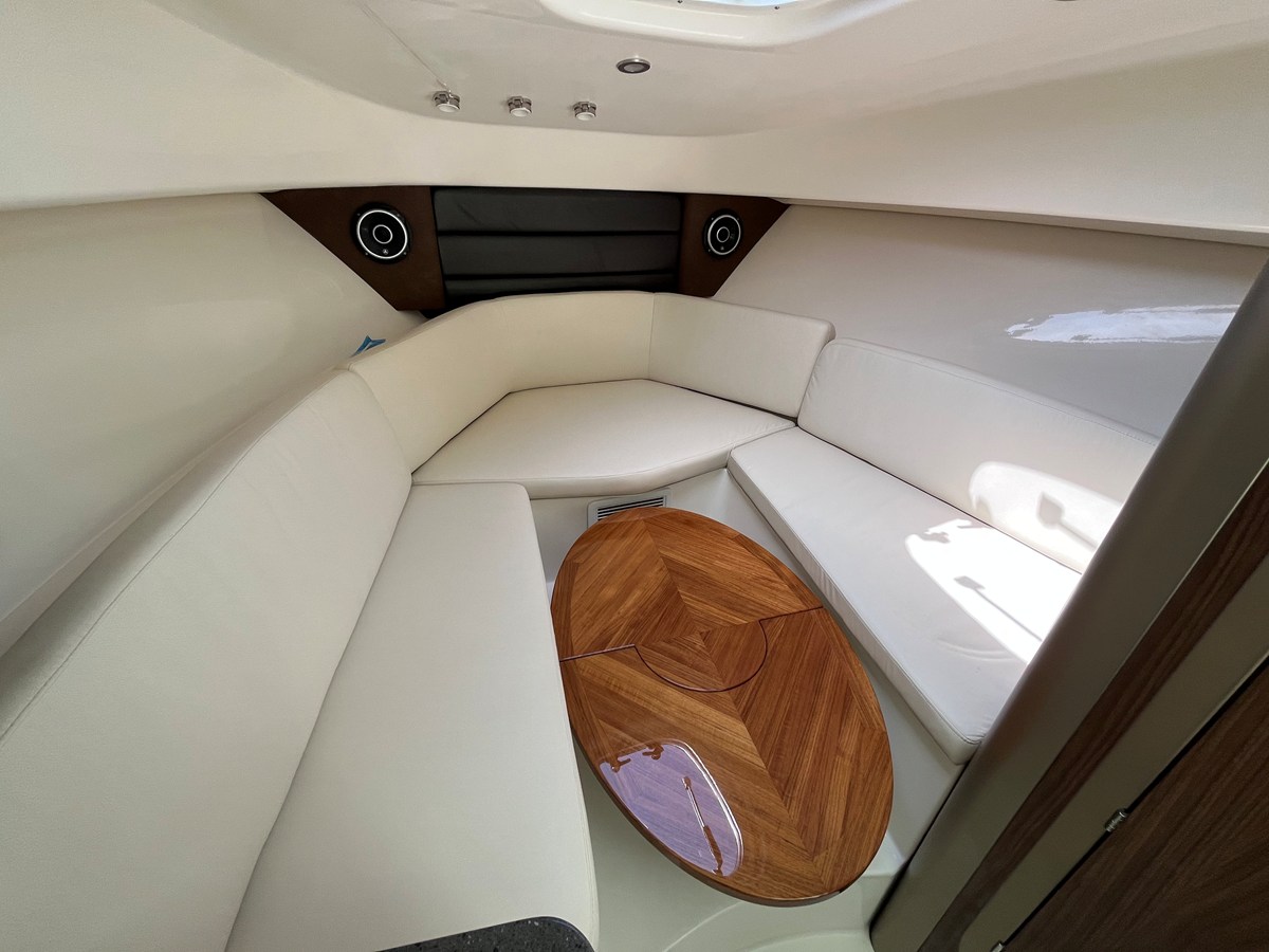 2027 Boston Whaler 285 Conquest 24