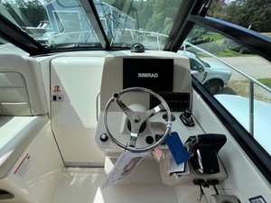 2027 Boston Whaler 285 Conquest 18