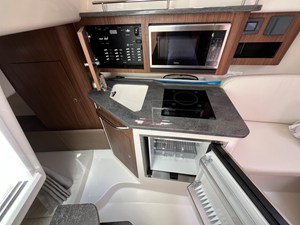 2027 Boston Whaler 285 Conquest 30