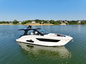 Sea Ray 370 SUNDANCER 2 2025 Sea Ray 370 SUNDANCER 3