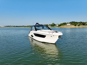 Sea Ray 370 SUNDANCER 3 2025 Sea Ray 370 SUNDANCER 4