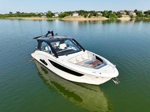 Sea Ray 370 SUNDANCER 4 2025 Sea Ray 370 SUNDANCER 5