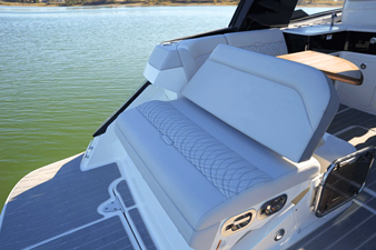 Sea Ray 370 SUNDANCER 10 2025 Sea Ray 370 SUNDANCER 11