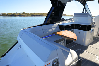 Sea Ray 370 SUNDANCER 11 2025 Sea Ray 370 SUNDANCER 12