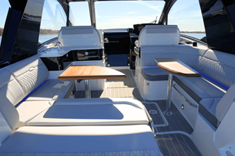 Sea Ray 370 SUNDANCER 13 2025 Sea Ray 370 SUNDANCER 14
