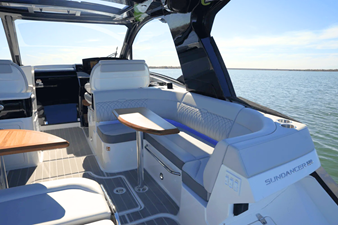 Sea Ray 370 SUNDANCER 16 2025 Sea Ray 370 SUNDANCER 17