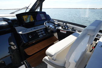 Sea Ray 370 SUNDANCER 19 2025 Sea Ray 370 SUNDANCER 20