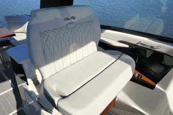Sea Ray 370 SUNDANCER 25 2025 Sea Ray 370 SUNDANCER 26