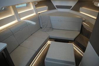 Sea Ray 370 SUNDANCER 33 2025 Sea Ray 370 SUNDANCER 34
