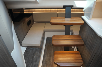 Sea Ray 370 SUNDANCER 37 2025 Sea Ray 370 SUNDANCER 38