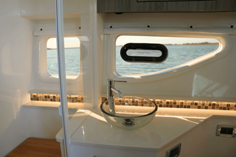 Sea Ray 370 SUNDANCER 42 2025 Sea Ray 370 SUNDANCER 43