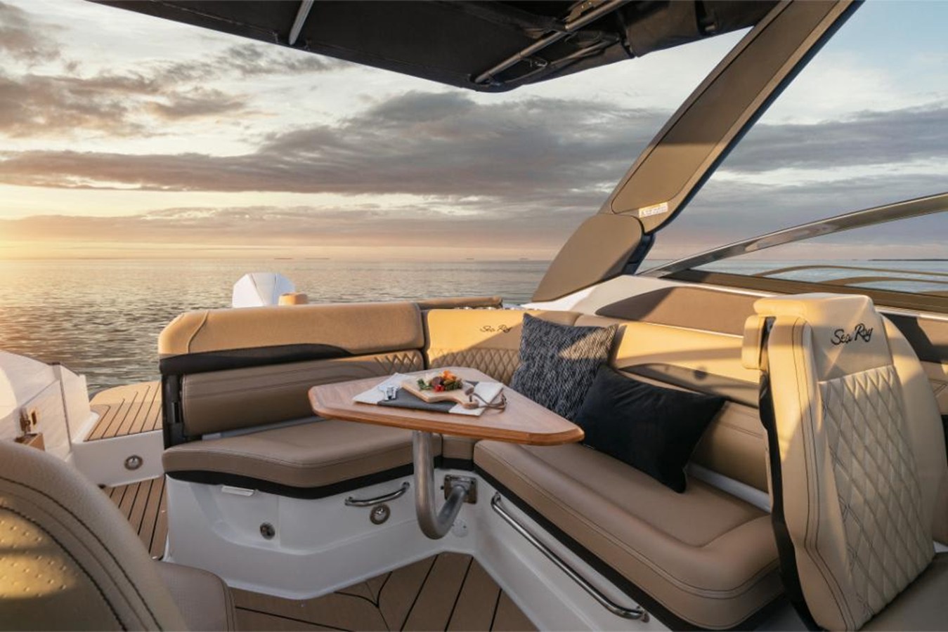2027 Sea Ray SLX 260 Outboard 19