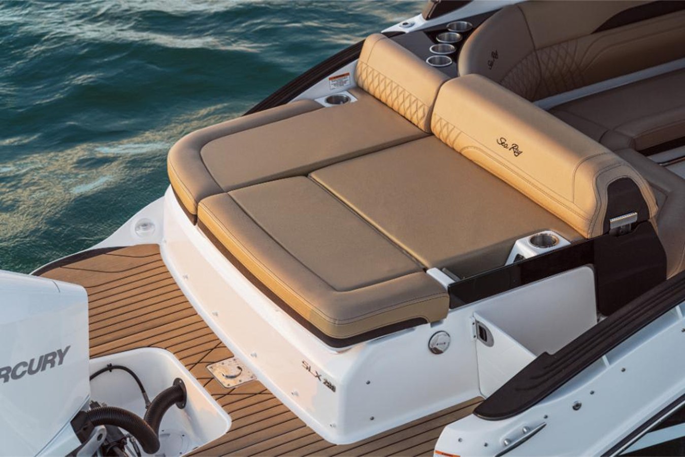 2027 Sea Ray SLX 260 Outboard 32