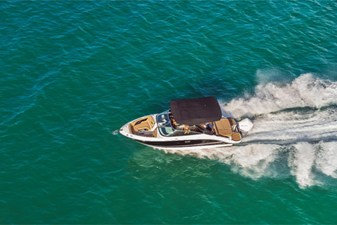 2027 Sea Ray SLX 260 Outboard 7