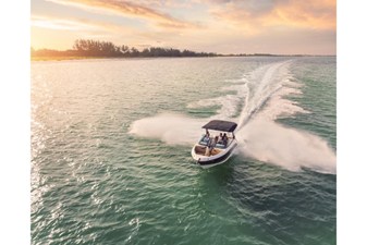 2027 Sea Ray SLX 260 Outboard 8
