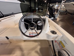 Boston Whaler 160 Super Sport 9 2027 Boston Whaler 160 Super Sport 10