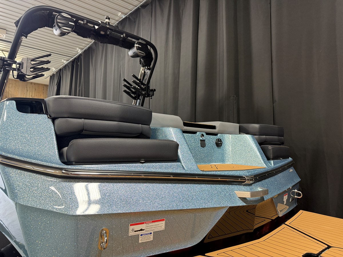 2027 Mastercraft XT23 12