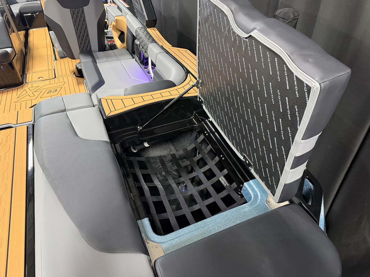 2027 Mastercraft XT23 20