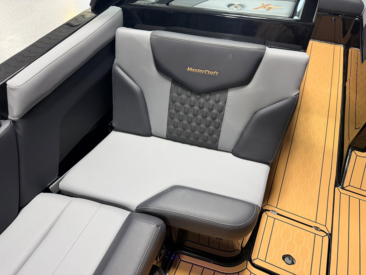 2027 Mastercraft XT23 48