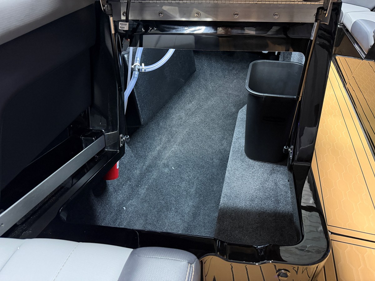 2027 Mastercraft XT23 49